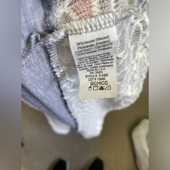 🩶Beautiful Made In The USA YUA S Dress - Picture 4 of 4